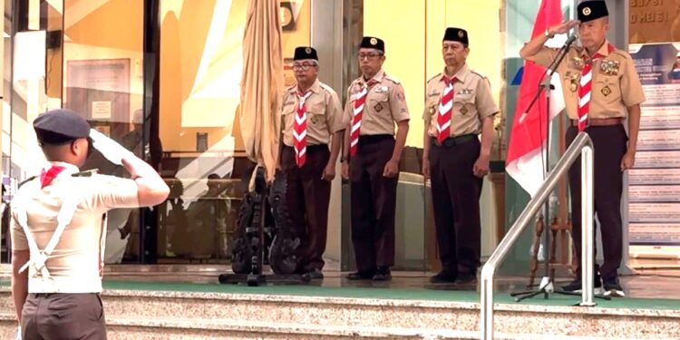Panji Gerakan Pendidikan Kepanduan Praja Muda Karana Diserahkan Menuju Buperta Cibubur