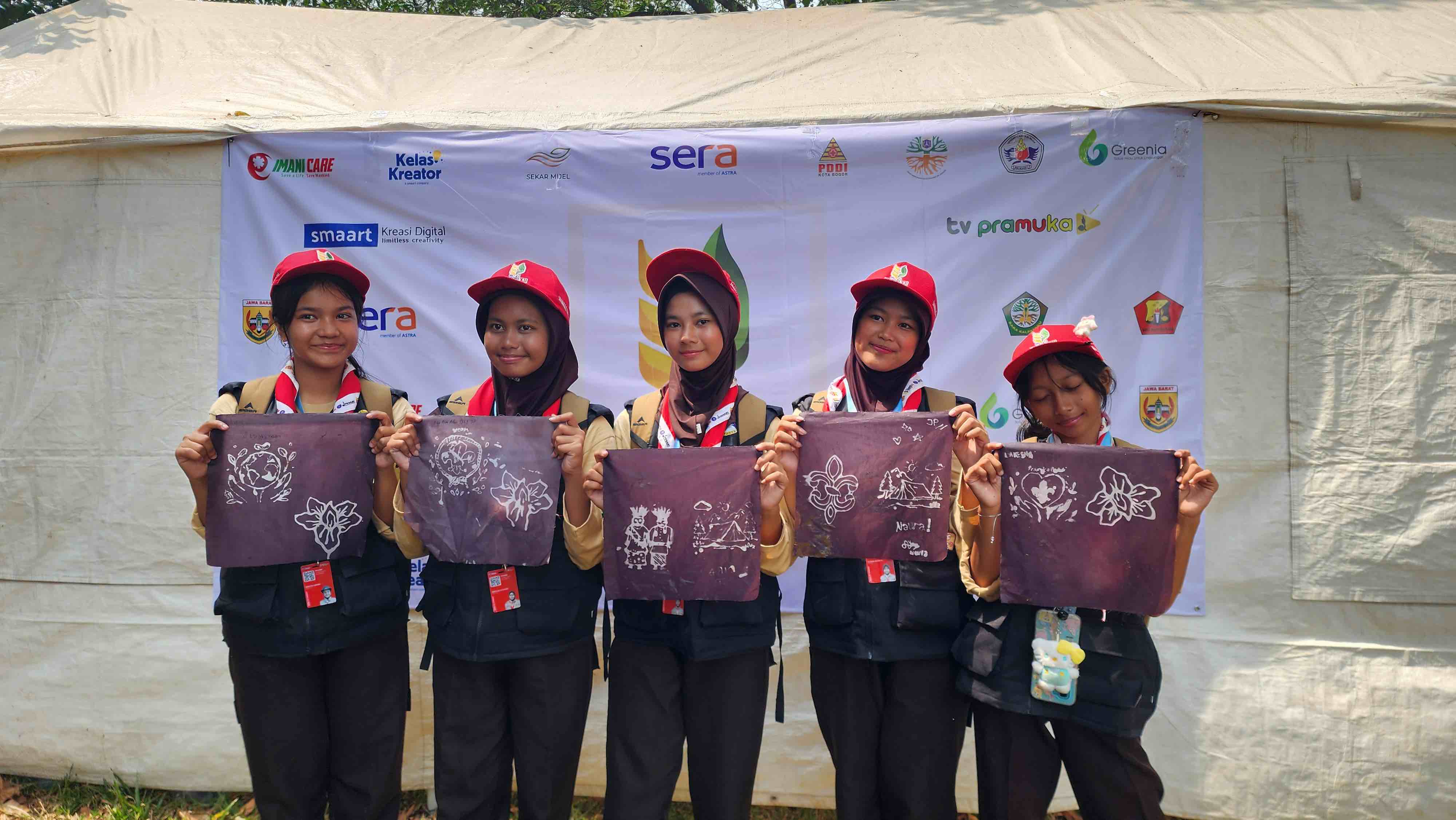 Peserta Jamnas XII Belajar Membatik di Buperta Cibubur