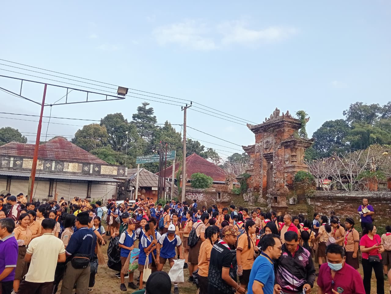 Pramuka Gianyar Gelar Bakti Lingkungan Serentak di Tiga Kwarran